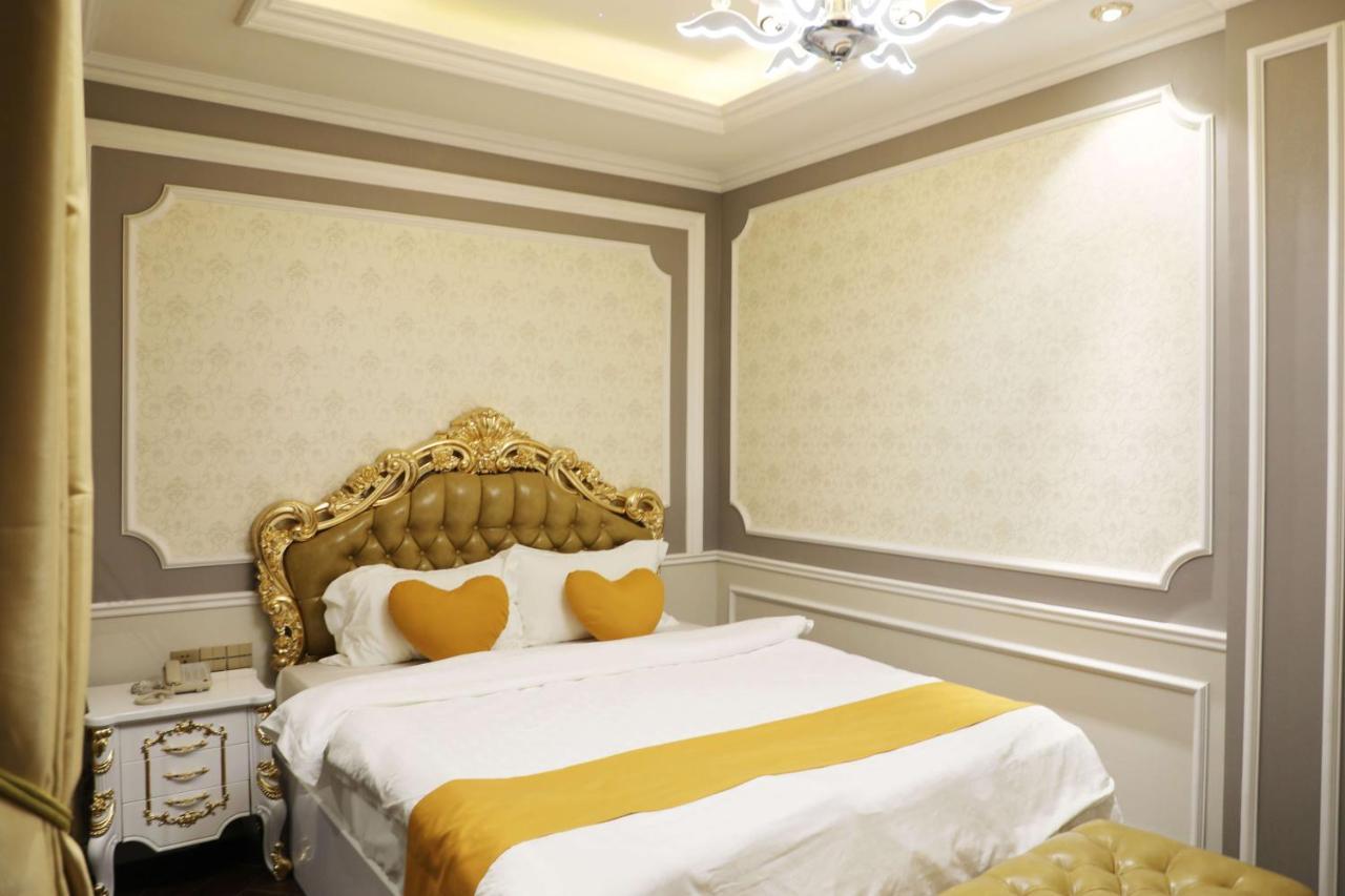 Enjoy Hotel 5A Ho-Chi-Minh-Stadt Exterior foto